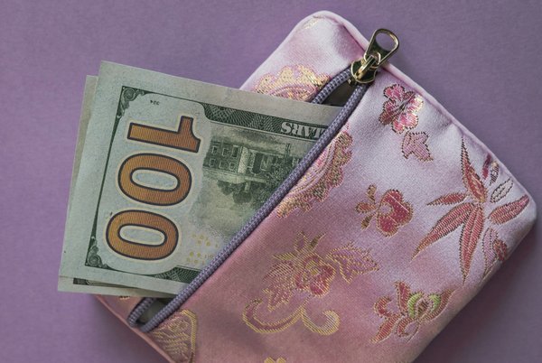 Come indossare con eleganza un orologio da tasca in contesti moderni?